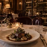 Bacchanales restaurant gastronomique à Lyon : table intimiste à Ainay, vins et menu 7 services